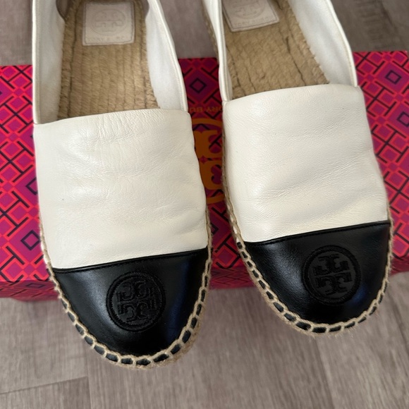 Tory Burch Leather Color Block Flat Espadrille Ivory Black Size 8 - Picture 3 of 9